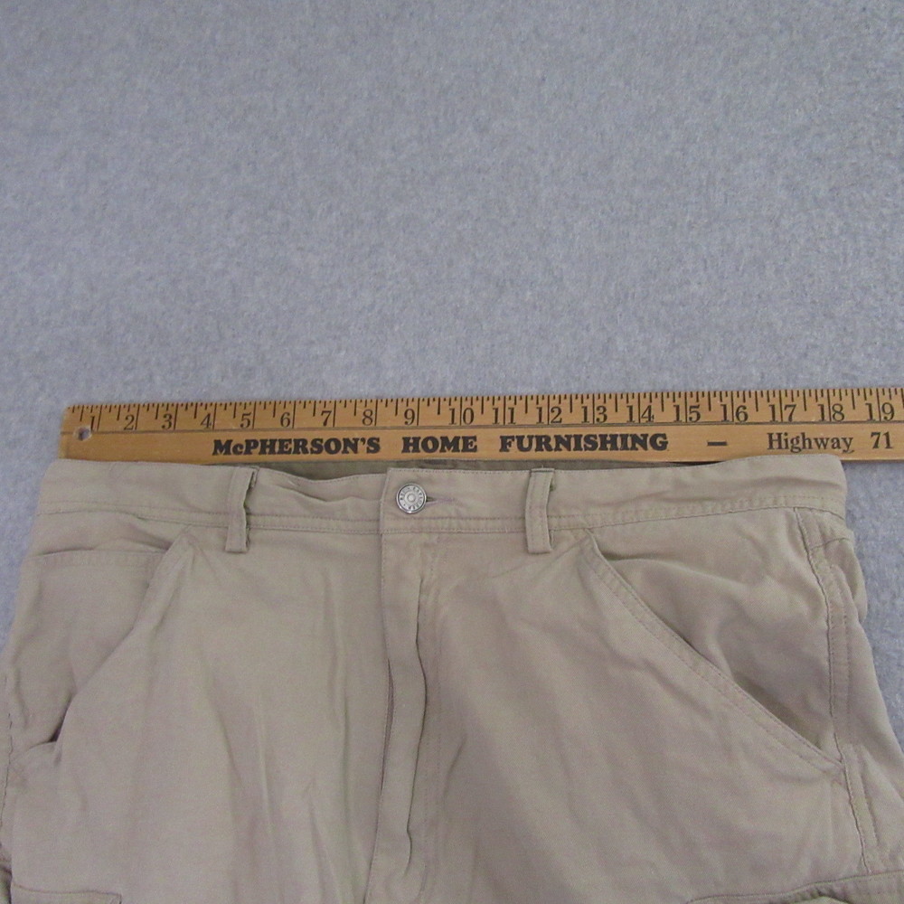 REI Mens Cargo Shorts 36 x 7 Long Beige Hikng Outdoor Pocket‎ Casual - Picture 5 of 9